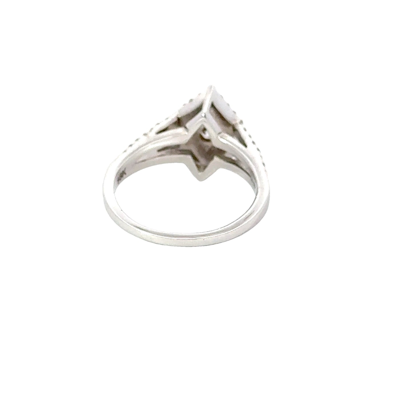 Elegant Diamond Ring - B61366